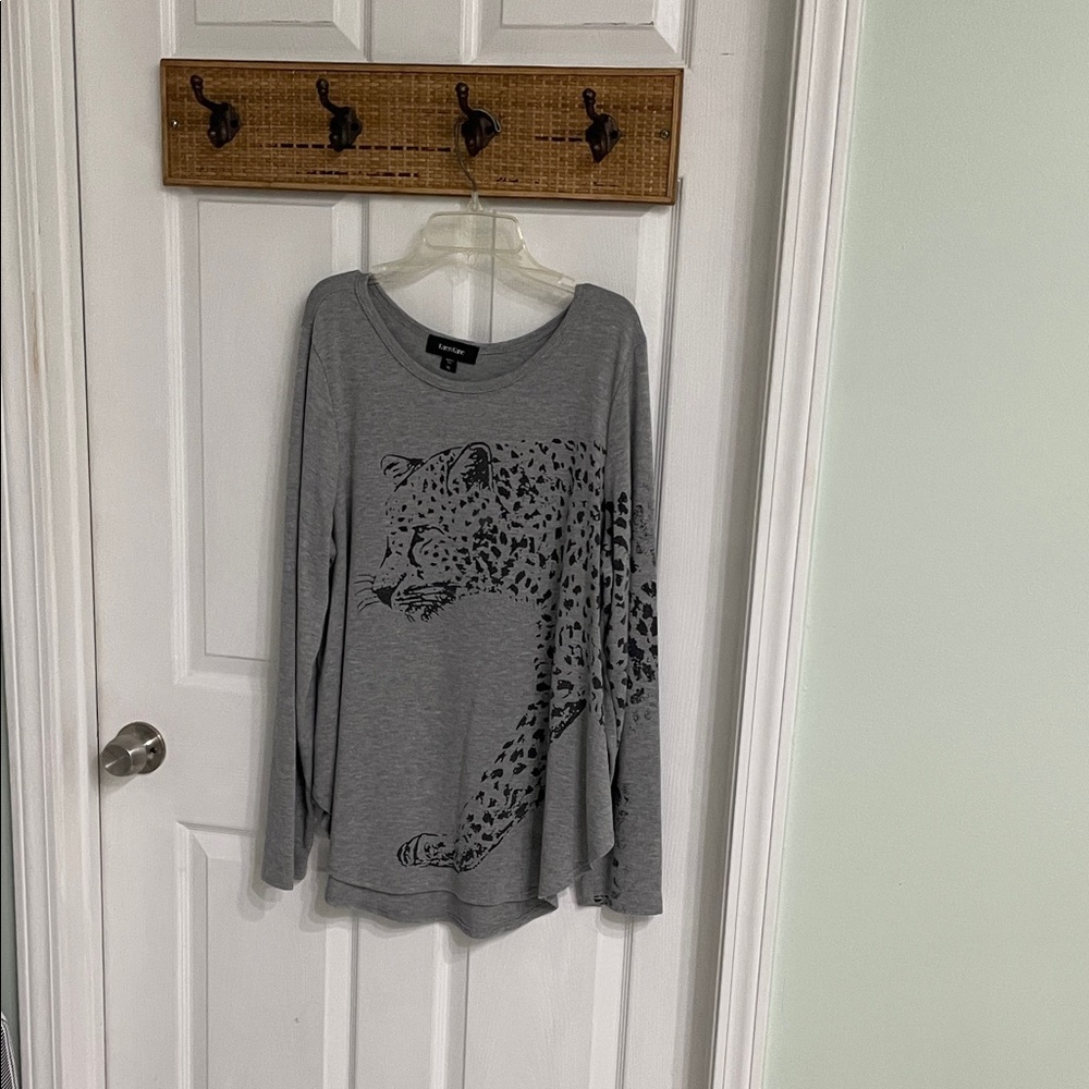 Karen Kane Gray Leopard Print Top